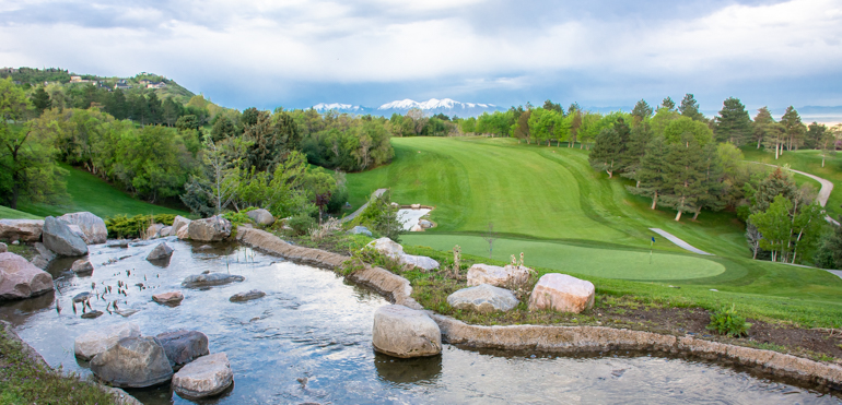 How to Manage Your Seasonal Golf Course Staff